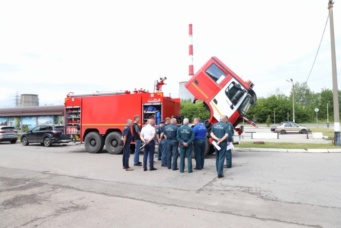 Автопробег и презентация аэродромного пожарного автомобиля АА-12/60 на шасси 3043 производства АО «УралПОЖТЕХНИКА»