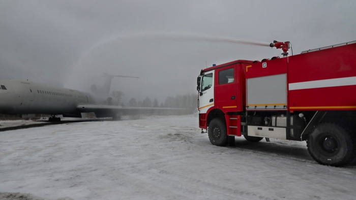 Флагманская модель аэродромного пожарного автомобиля АО «УралПОЖТЕХНИКА» успешно прошла испытания в одном из Российских аэропортов