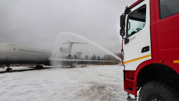 Флагманская модель аэродромного пожарного автомобиля АО «УралПОЖТЕХНИКА» успешно прошла испытания в одном из Российских аэропортов